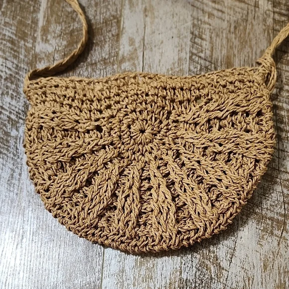 Handmade Woven Tan Crossbody Bag - Picture 6 of 9